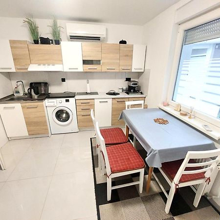 Jo-Ma Apartma - Safe Parking Ljubljana Bagian luar foto