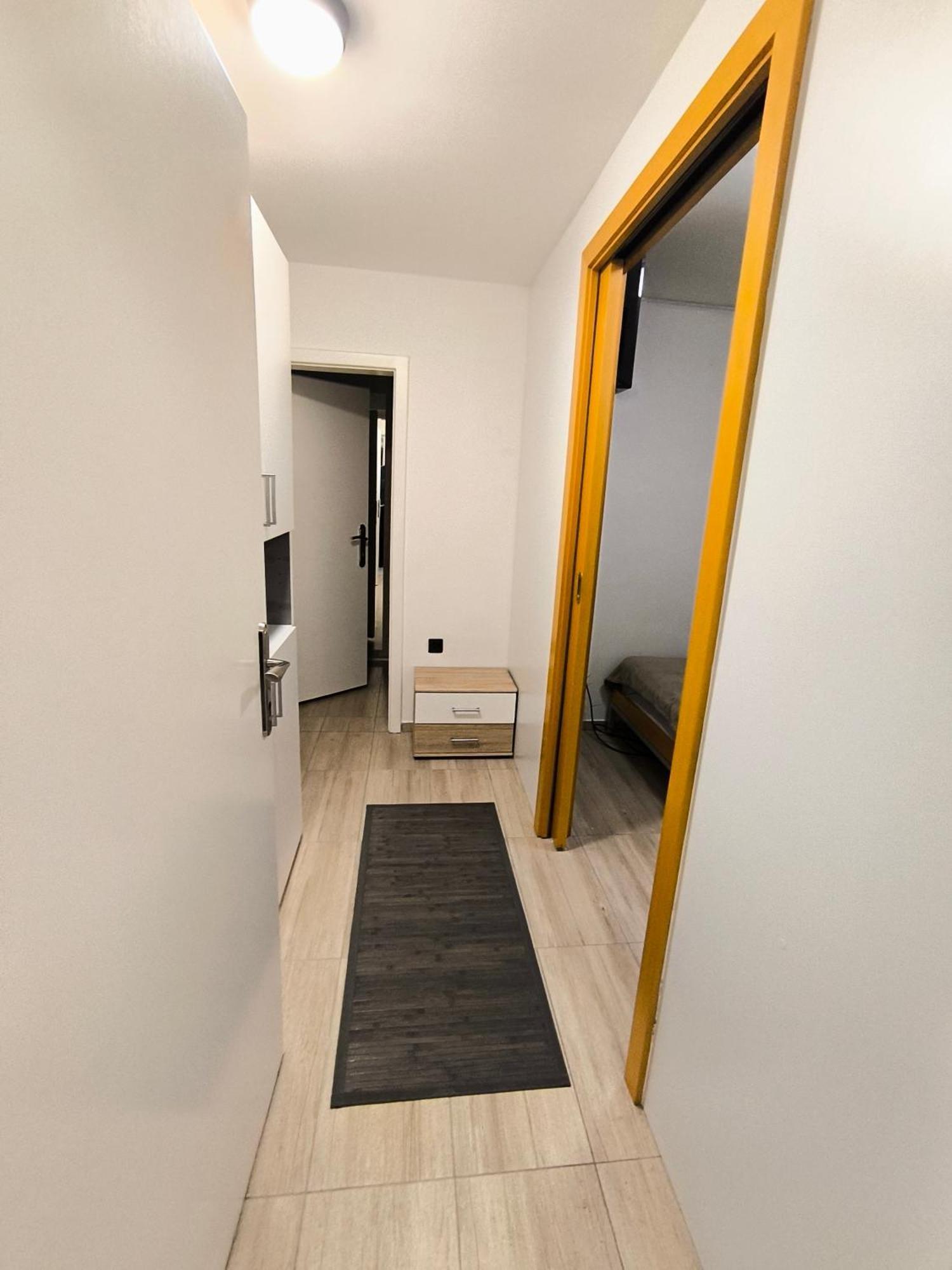 Jo-Ma Apartma - Safe Parking Ljubljana Bagian luar foto