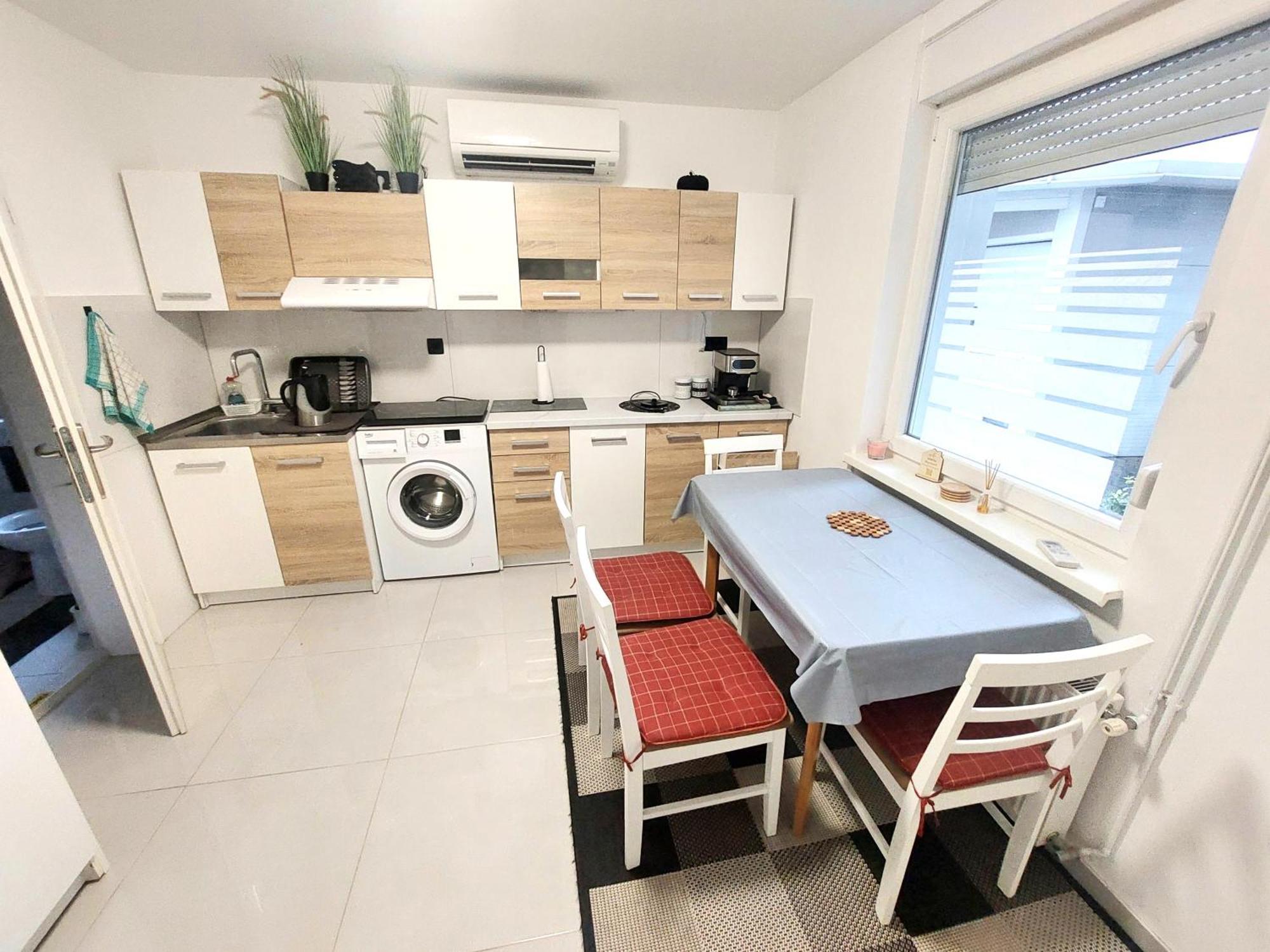 Jo-Ma Apartma - Safe Parking Ljubljana Bagian luar foto